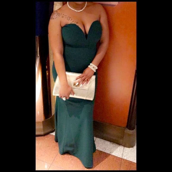 Windsor Dresses & Skirts - Sleeveless HeartShaped Green Formal Dress!!!